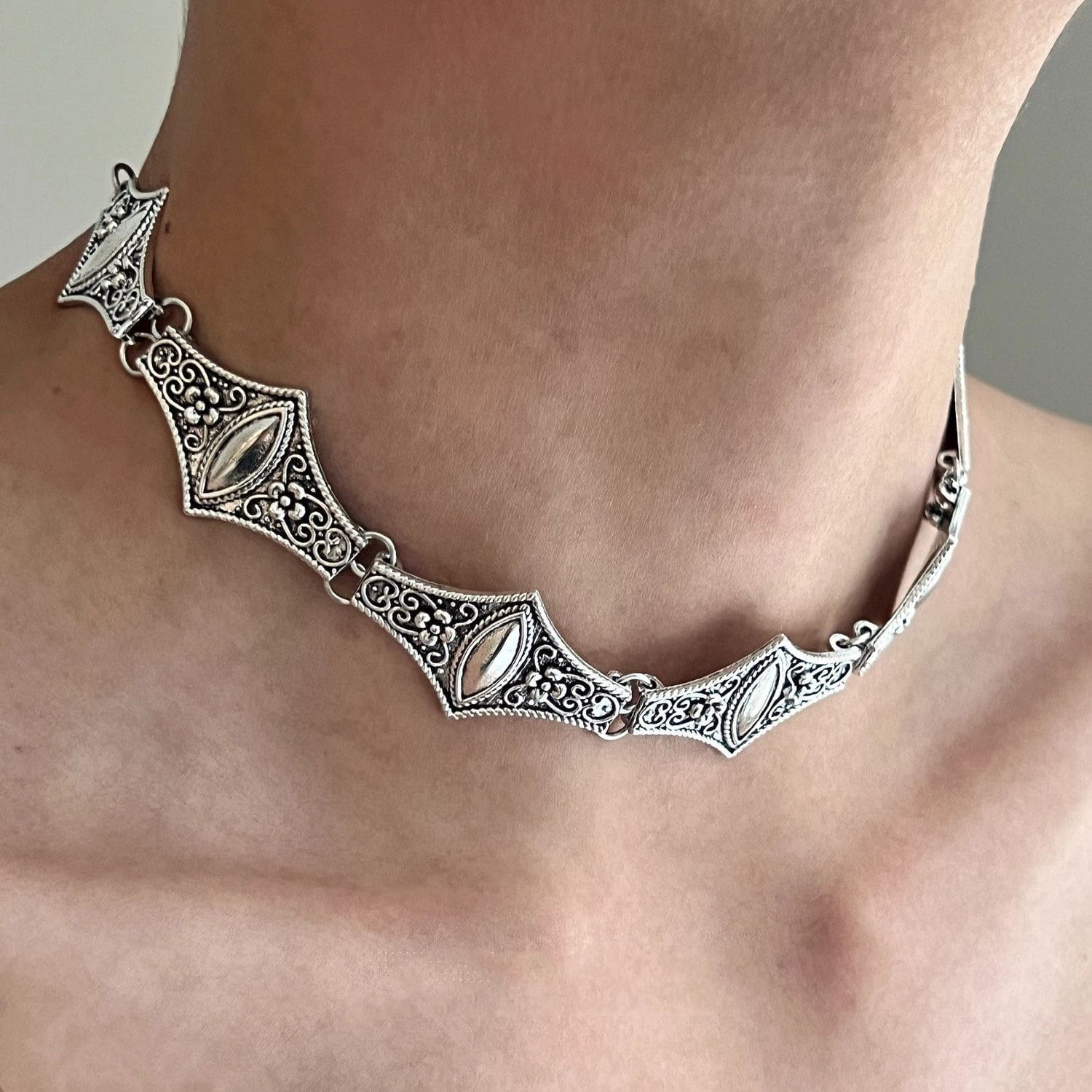 Heritage Silver Victorian Collar Choker